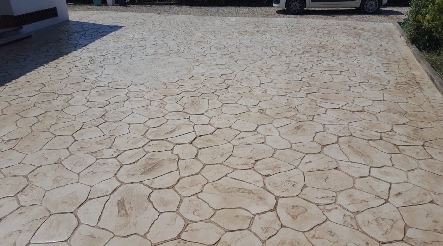 40802756_444393609299189_6683427862327853056_n