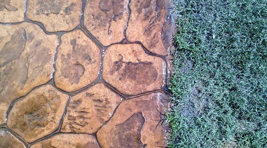 pavimento-cemento-stampato-porfido-esterno-per-esterni-resistente-carrabile