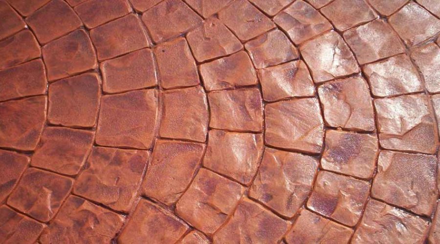 sampietrino-cemento-stampato-dettaglio-resistente-antiscivolo-ideale-per-esterni